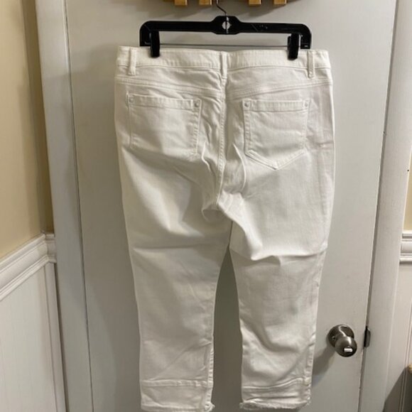 J Jill White Cropped Denim with fringed bottom. Authentic fit Size 14 - Picture 3 of 8